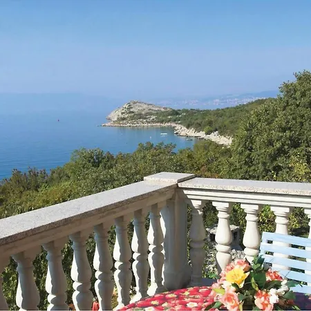Apartament Lovely In Malinska With Wifi