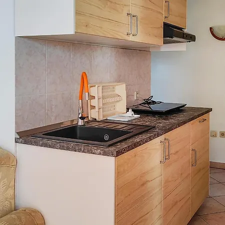 Lovely In Malinska With Wifi Apartament Omišalj