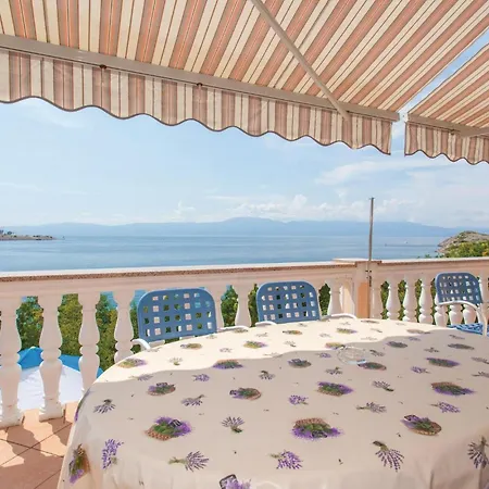 Lovely Apartment In Malinska With Wifi